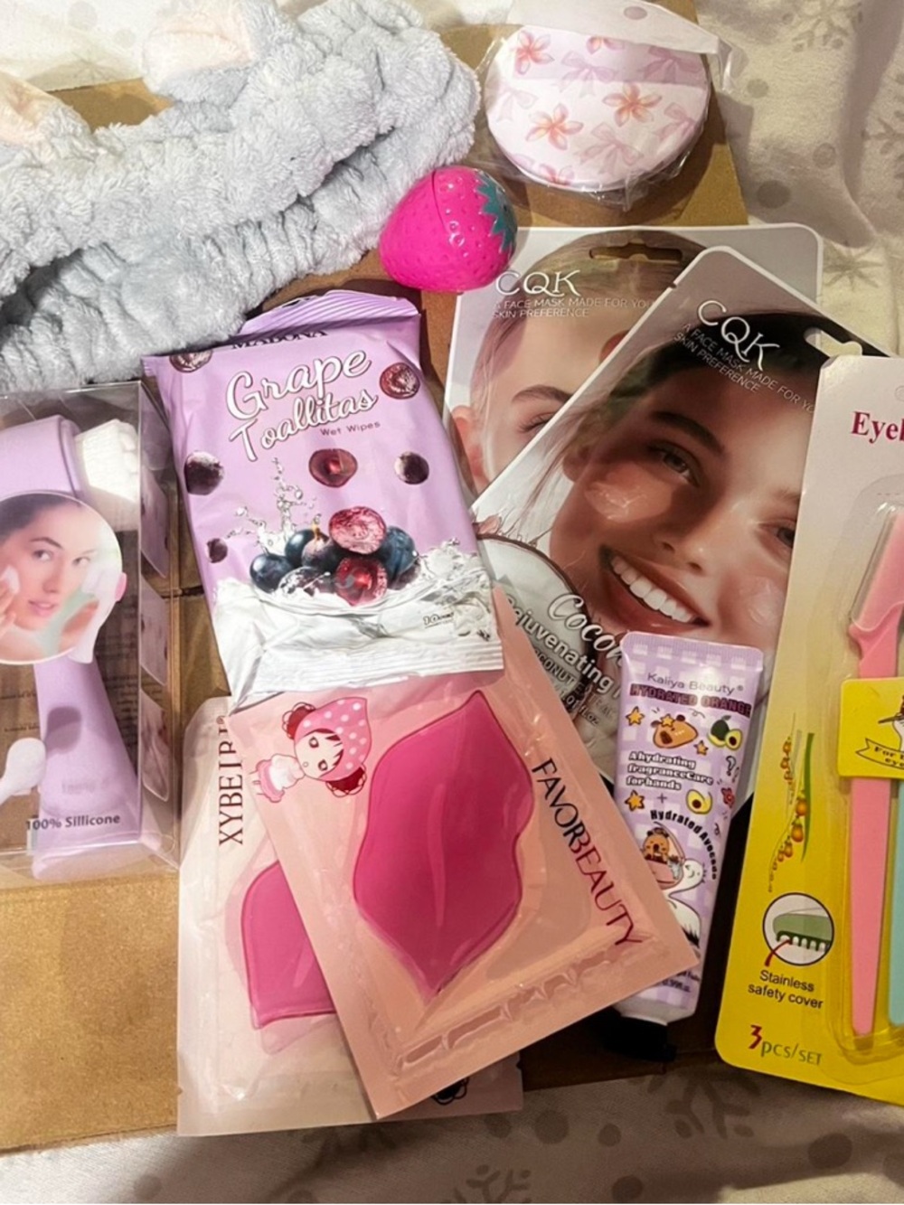 Assorted Pink Beauty Mask & Skincare Set